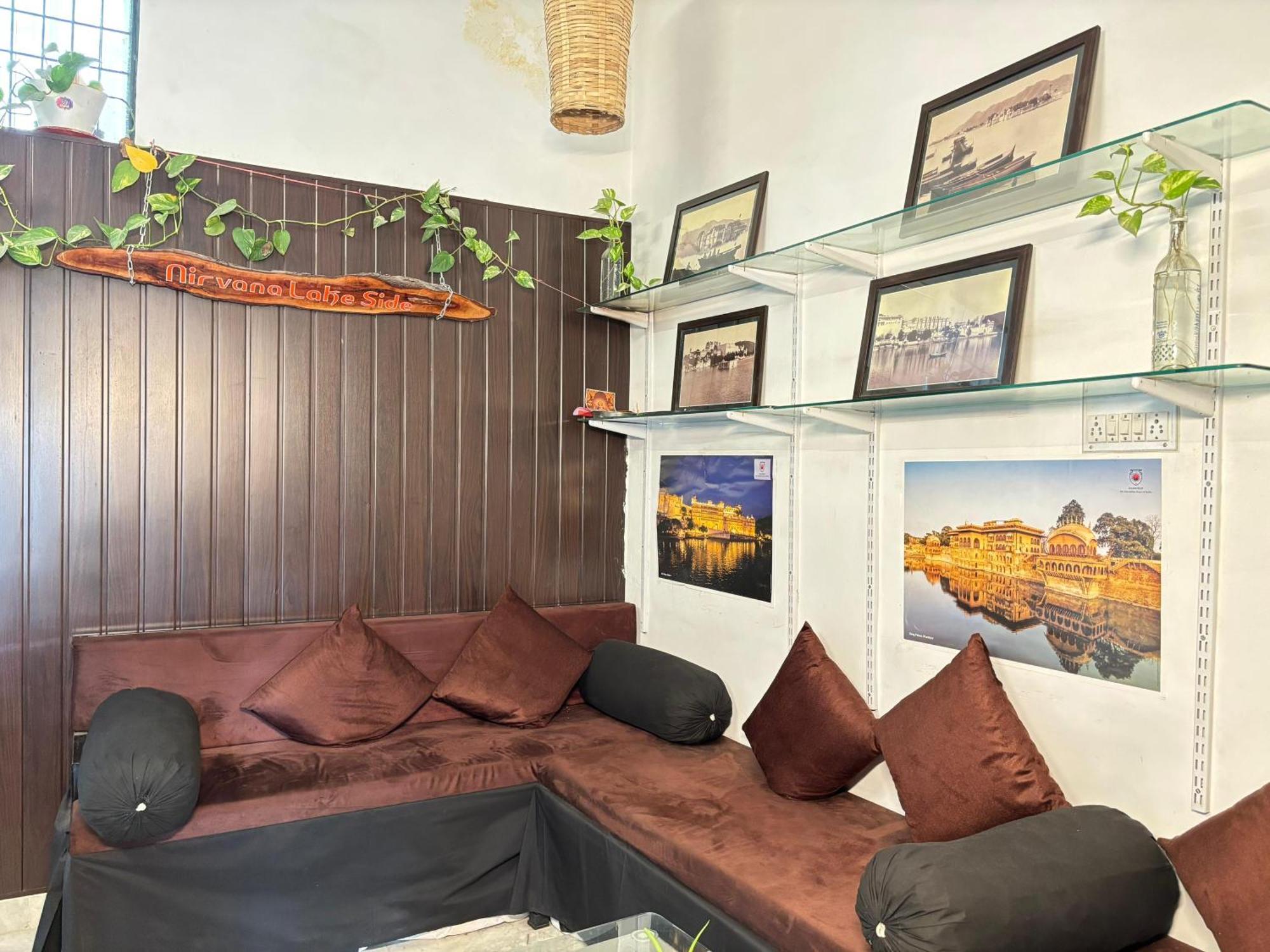 Hotel Nirvana Lakeside Udaipur Exteriör bild